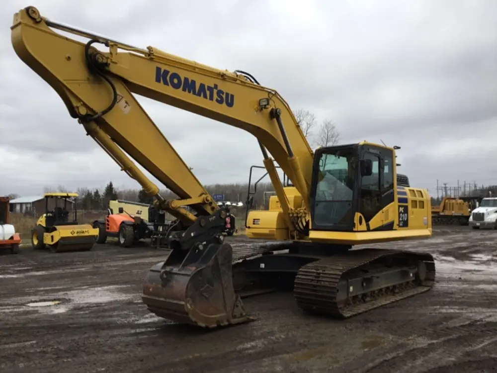 2022 Komatsu PC210LC-11