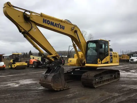2022 Komatsu PC210LC-11