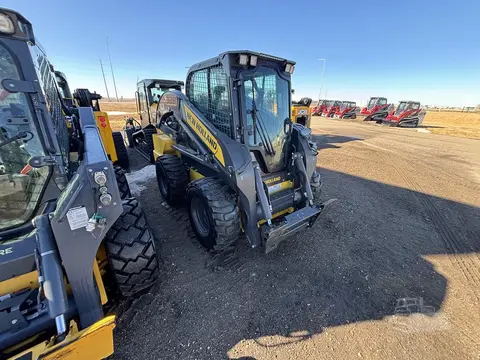 2024 New Holland L328