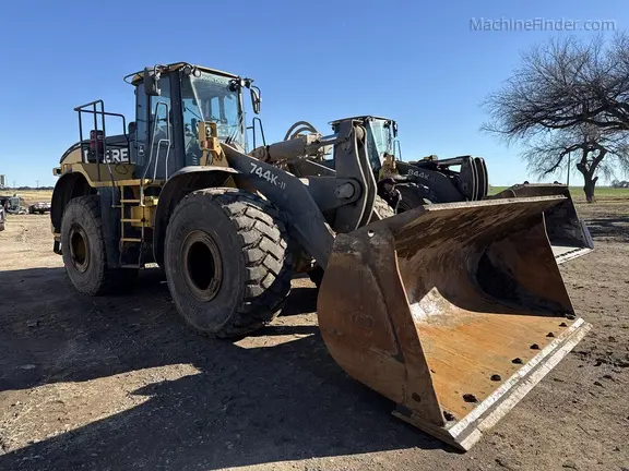 2019 John Deere 744K