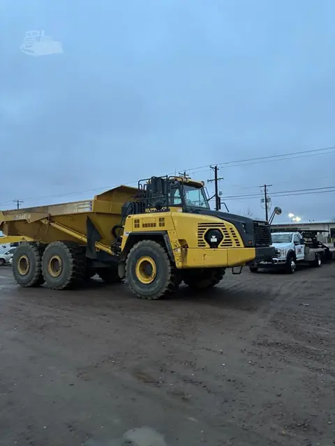 2023 Komatsu HM400-5