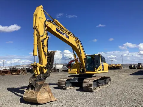 2022 Komatsu PC490 LC-11