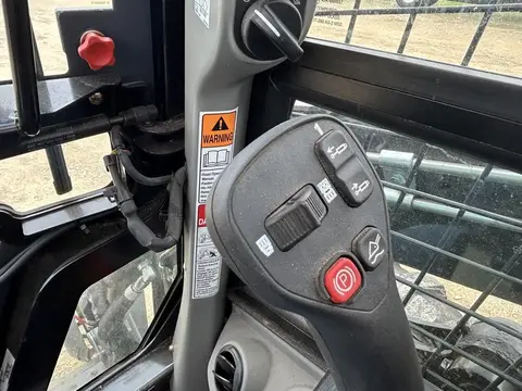 2024 New Holland L320