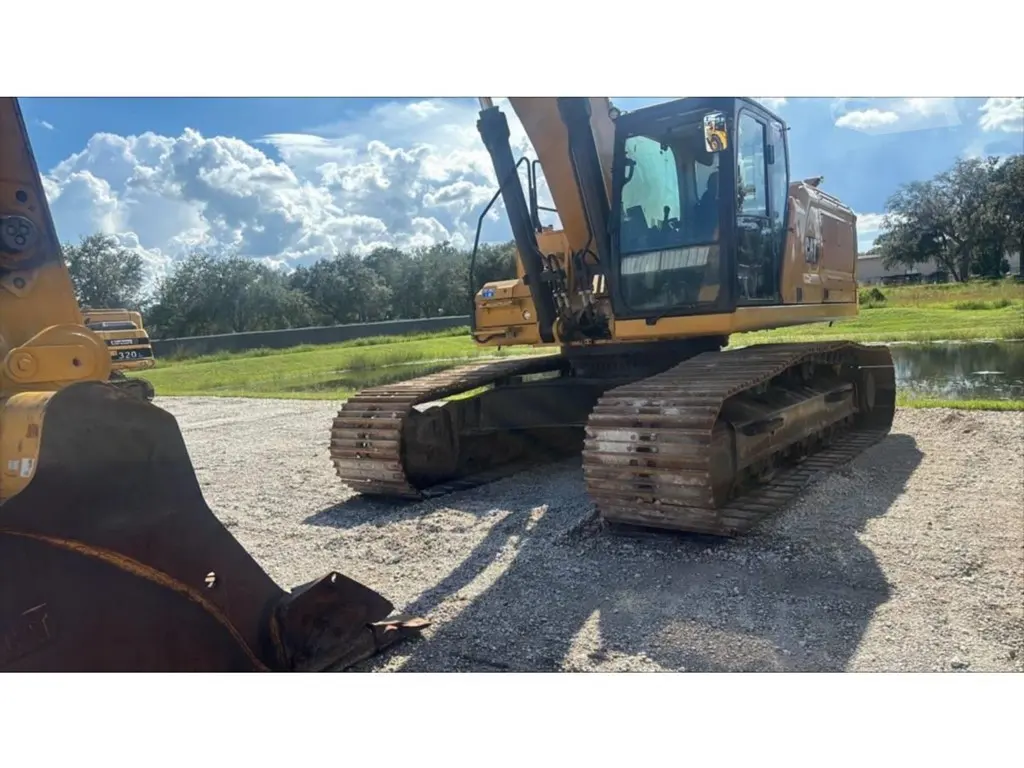 2023 Caterpillar 350