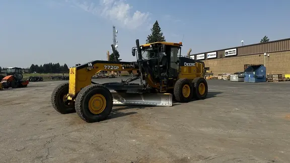 2019 John Deere 772GP