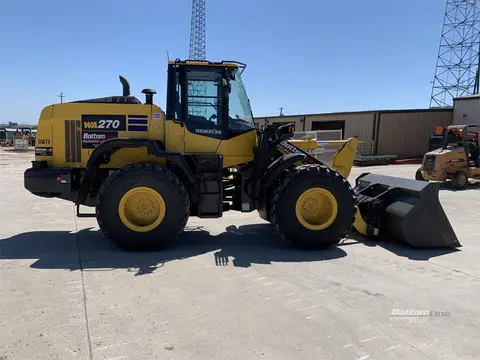 2023 Komatsu WA270-8