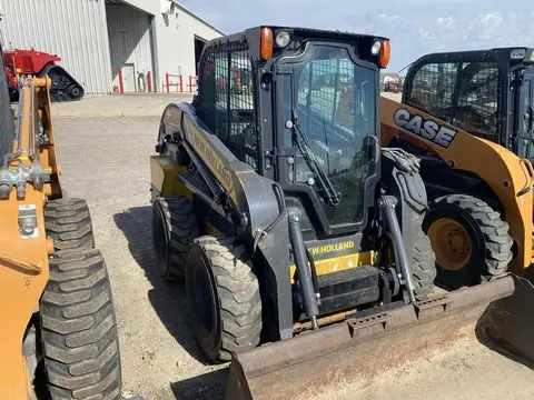 2017 New Holland L218