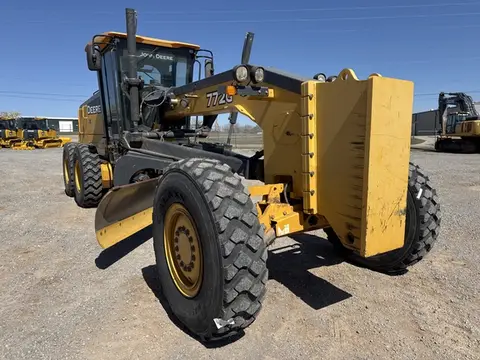 2020 John Deere 772G