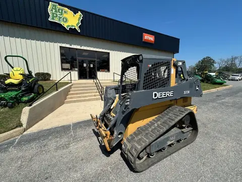 2014 John Deere 323E