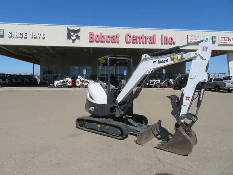 2021 Bobcat E32 R2