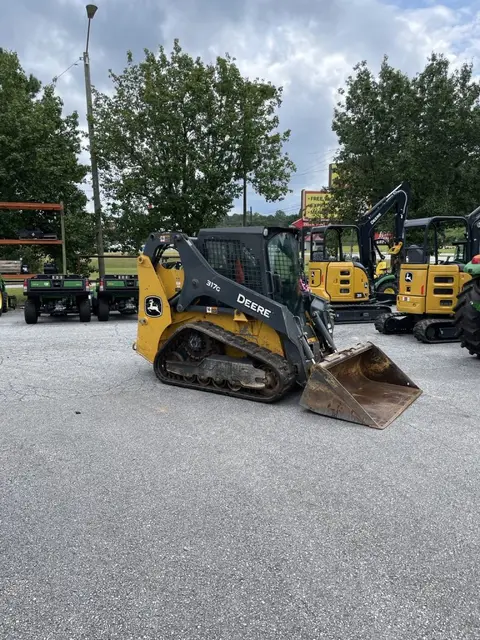 2022 John Deere 317G