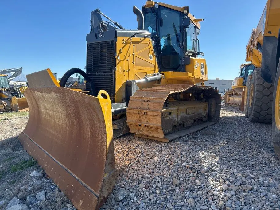 2022 John Deere 750L