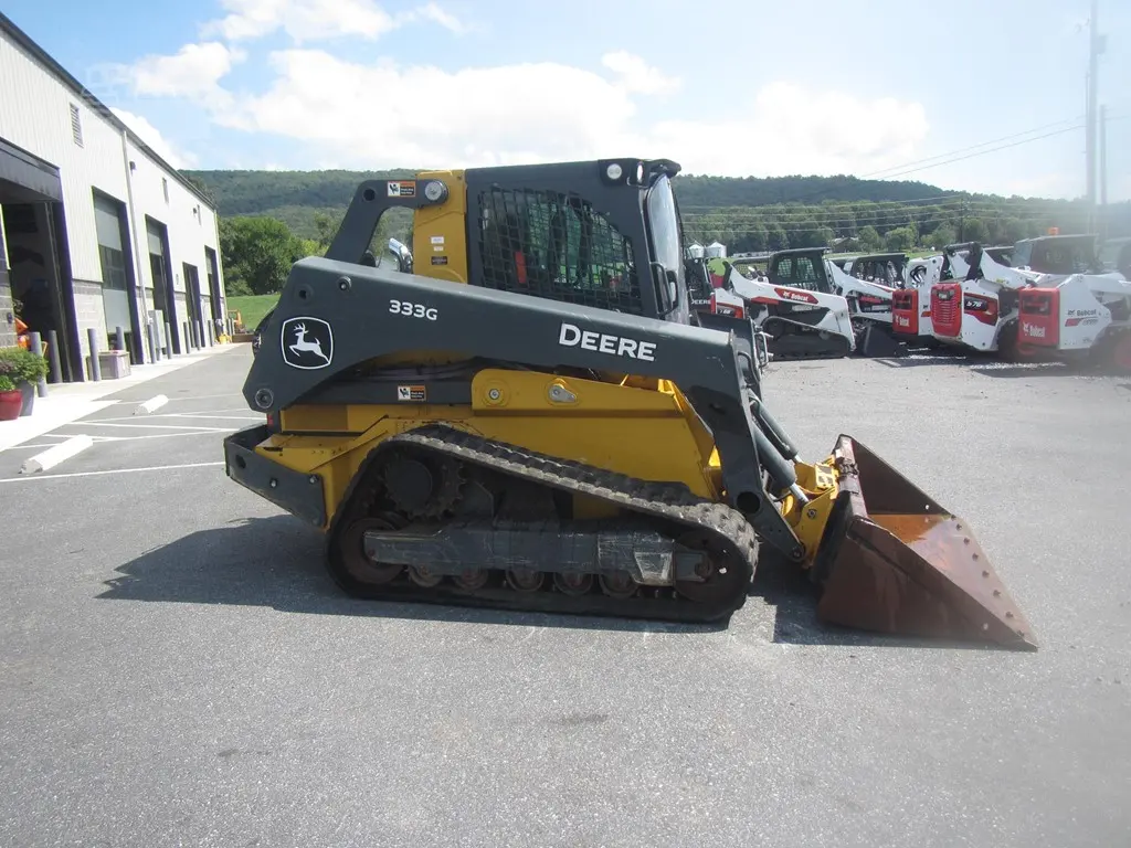 2023 John Deere 333G