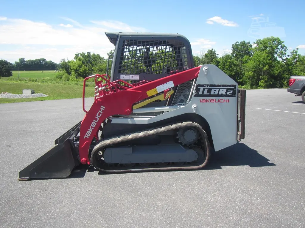 2023 Takeuchi TL8R2