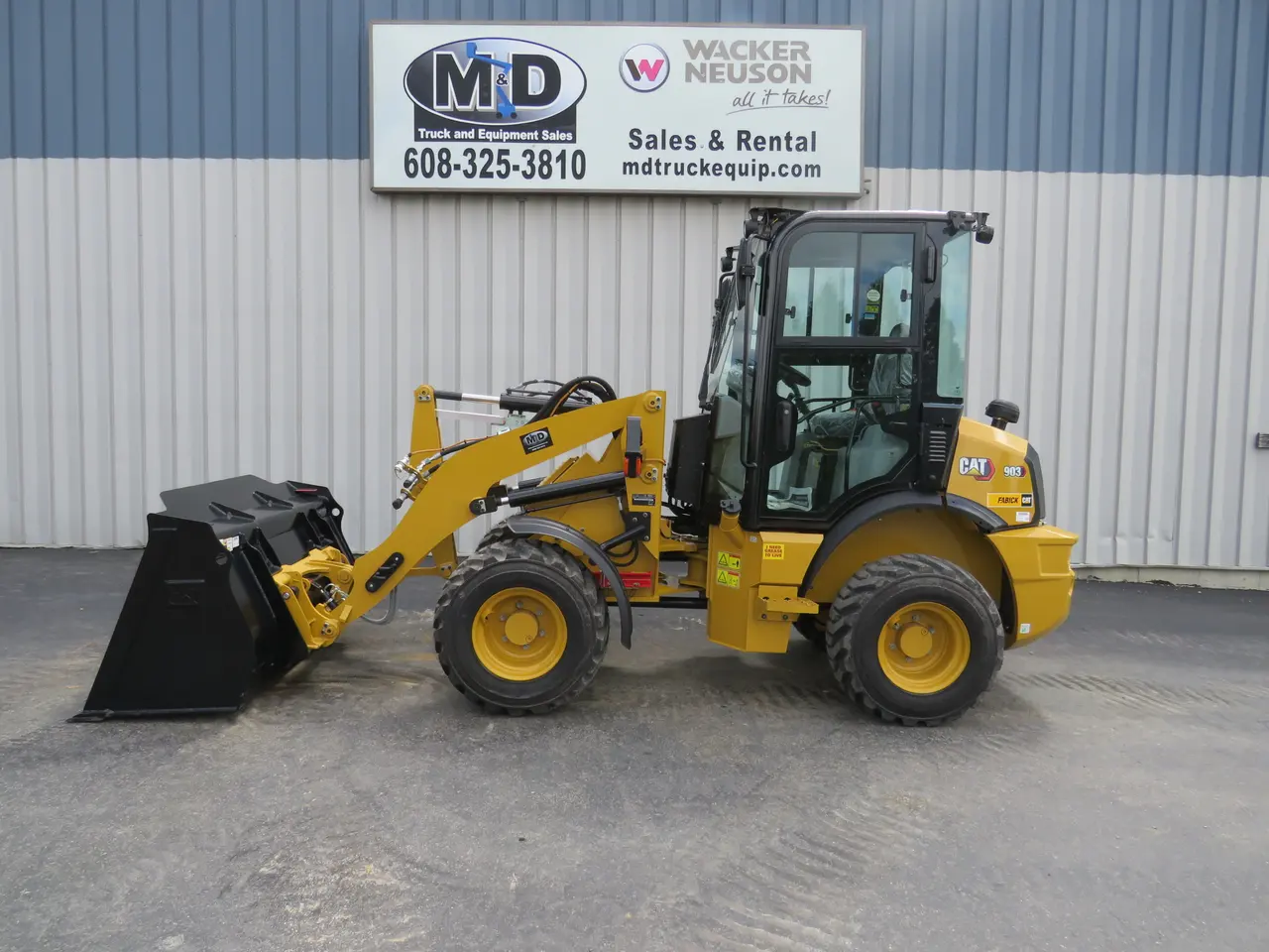 2024 Caterpillar 903