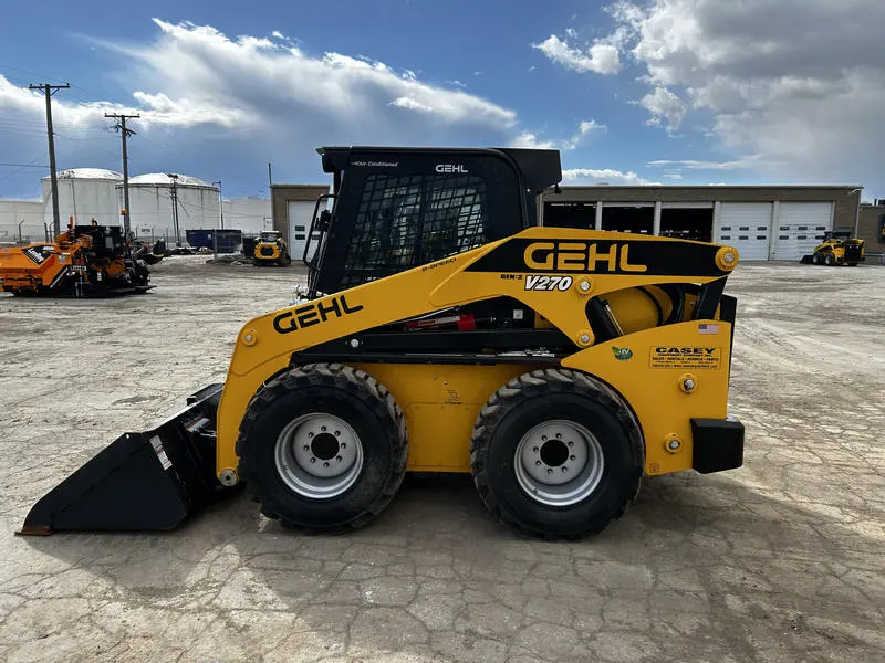2023 Gehl V270