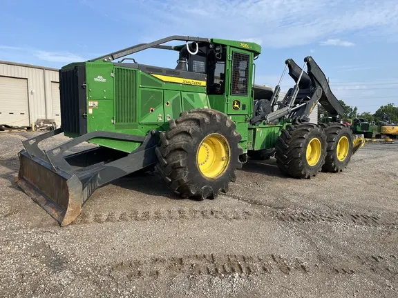 2022 John Deere 768L-II