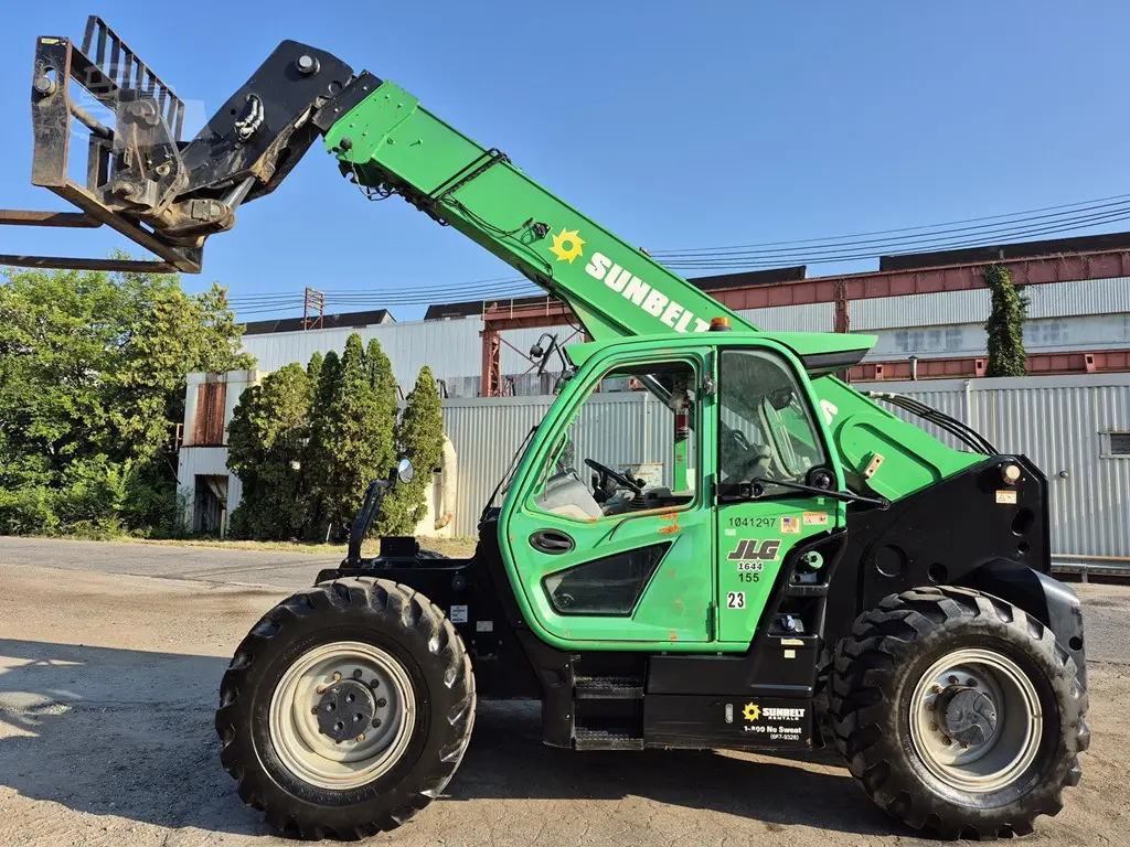 2017 JLG 1644