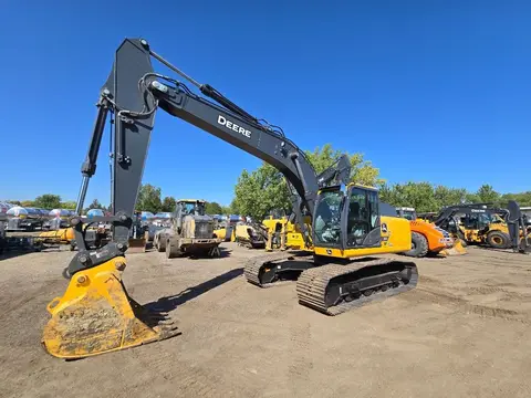 2023 John Deere 210P