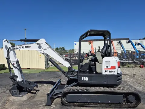 2017 Bobcat E50