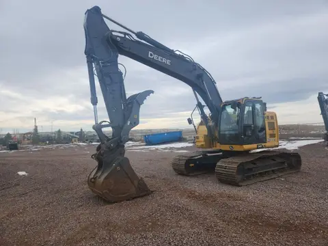 2023 John Deere 245P