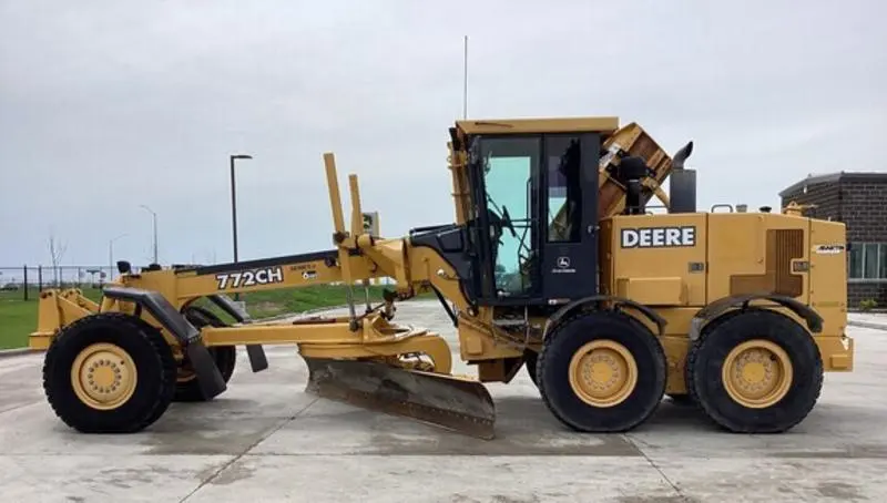 2003 John Deere 772CH-II