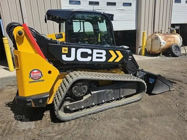 2023 JCB 3TS-8T