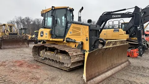 2024 John Deere 700L