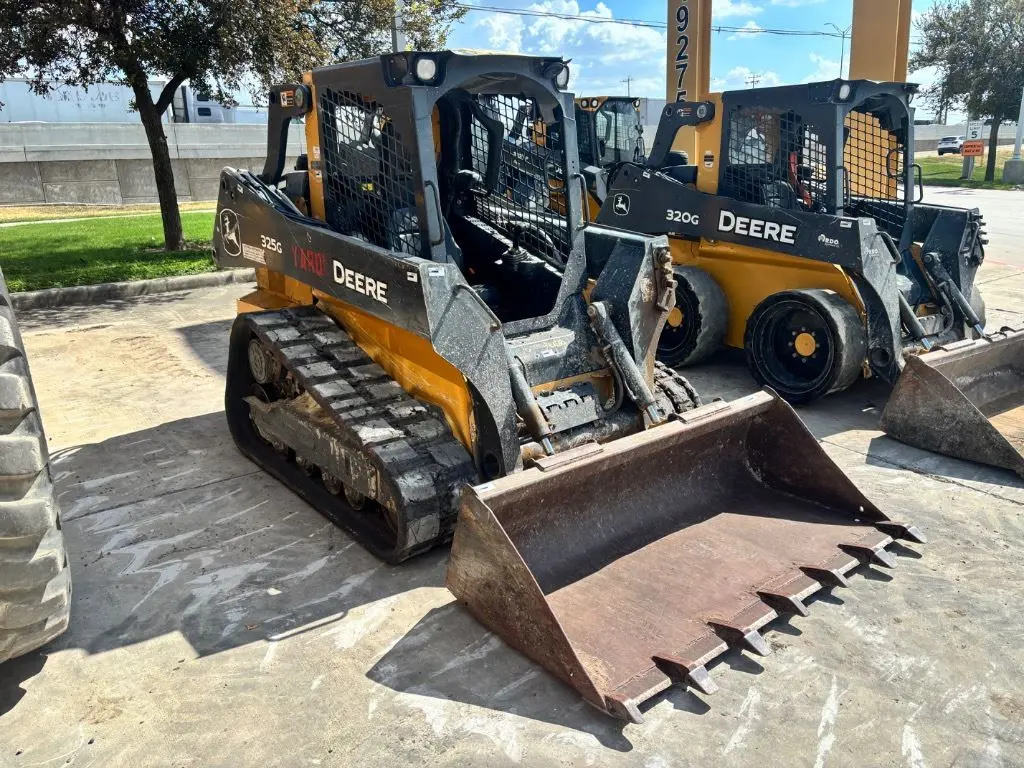 2023 John Deere 325G