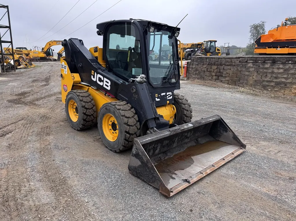 2023 JCB 270