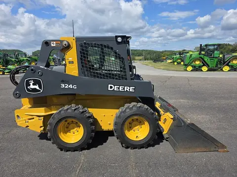 2022 John Deere 324G