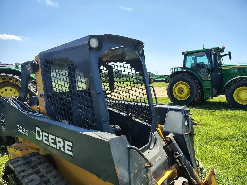 2016 John Deere 323E