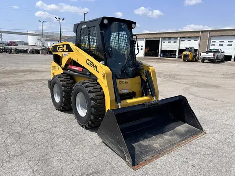2023 Gehl V270