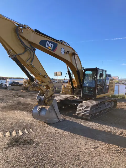 2019 Caterpillar 330FL