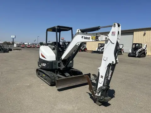 2021 Bobcat E32R