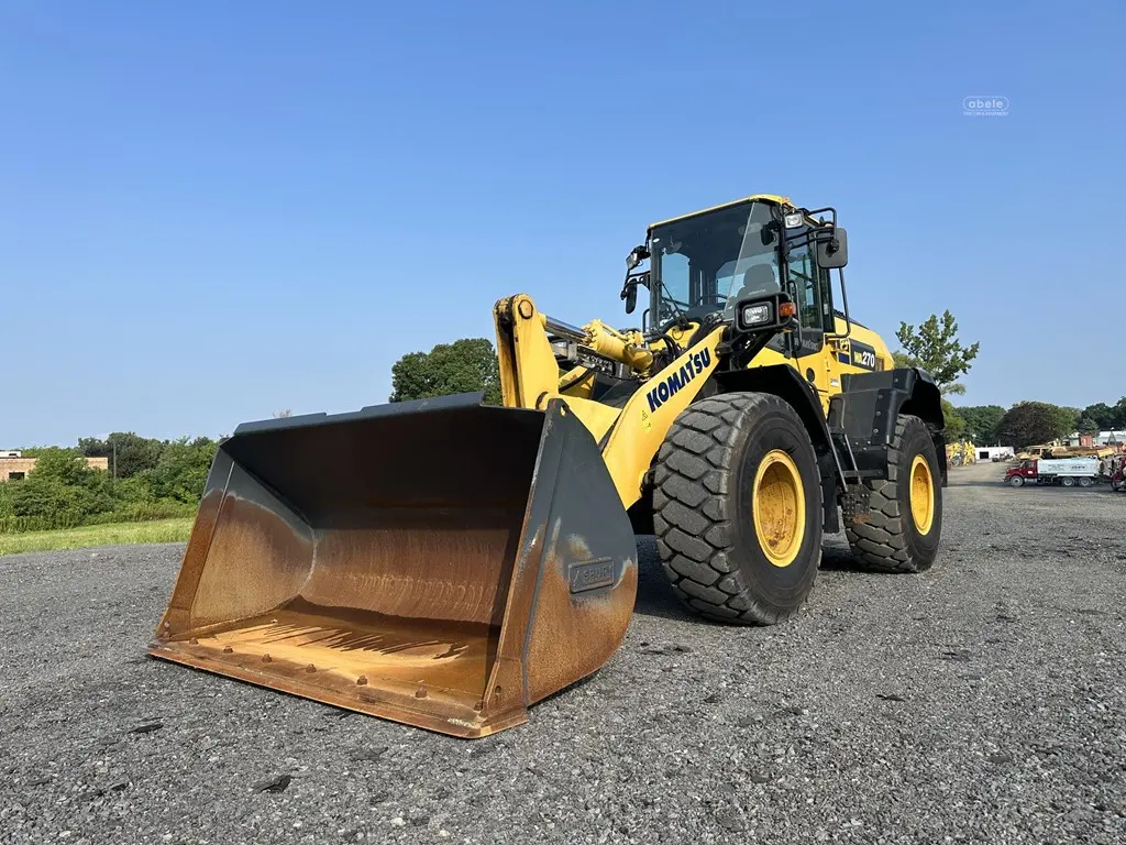 2021 Komatsu WA270-8