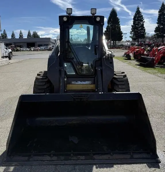 2013 New Holland L230