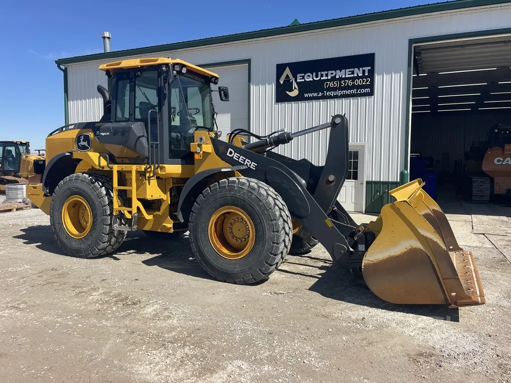 2023 John Deere 524P