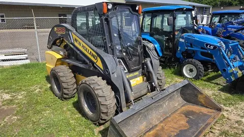 2017 New Holland L228
