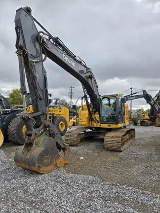2021 John Deere 245G LC