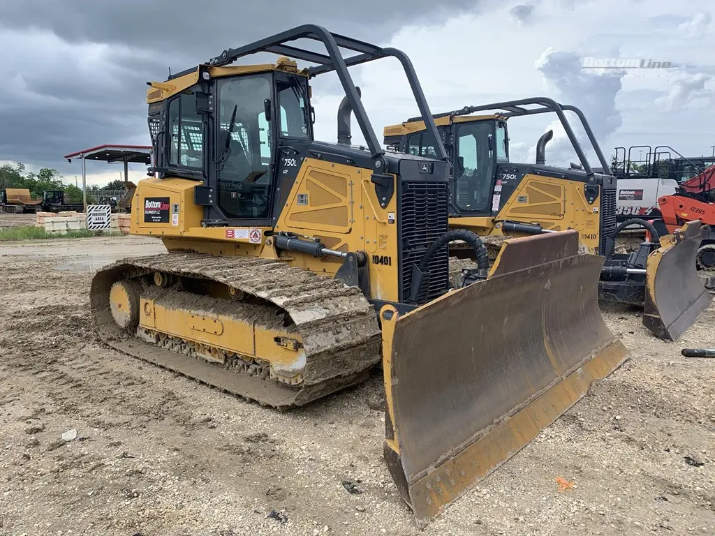 2022 John Deere 750L LGP