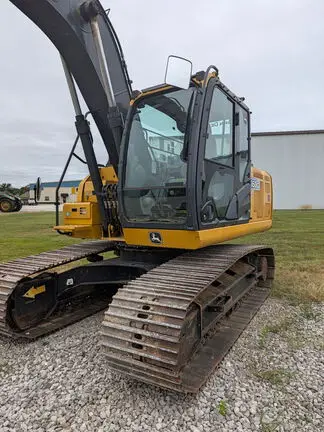 2017 John Deere 160G LC