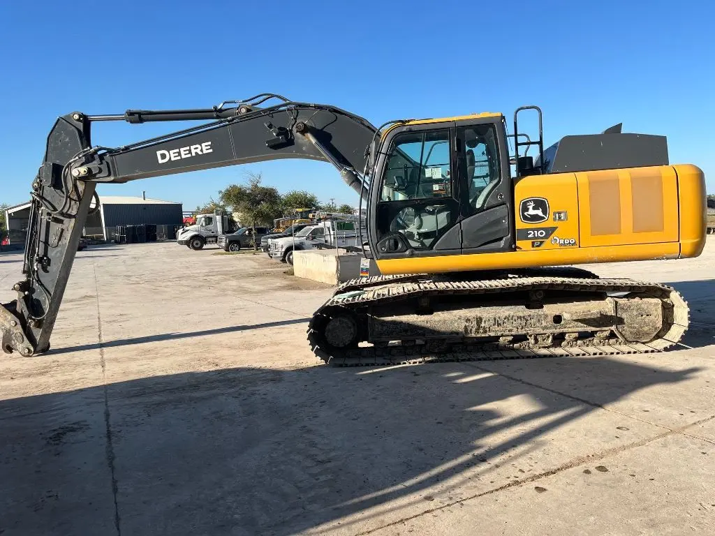 2023 John Deere 210P