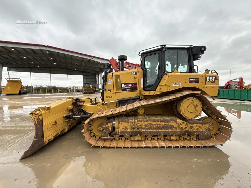2022 Caterpillar D6