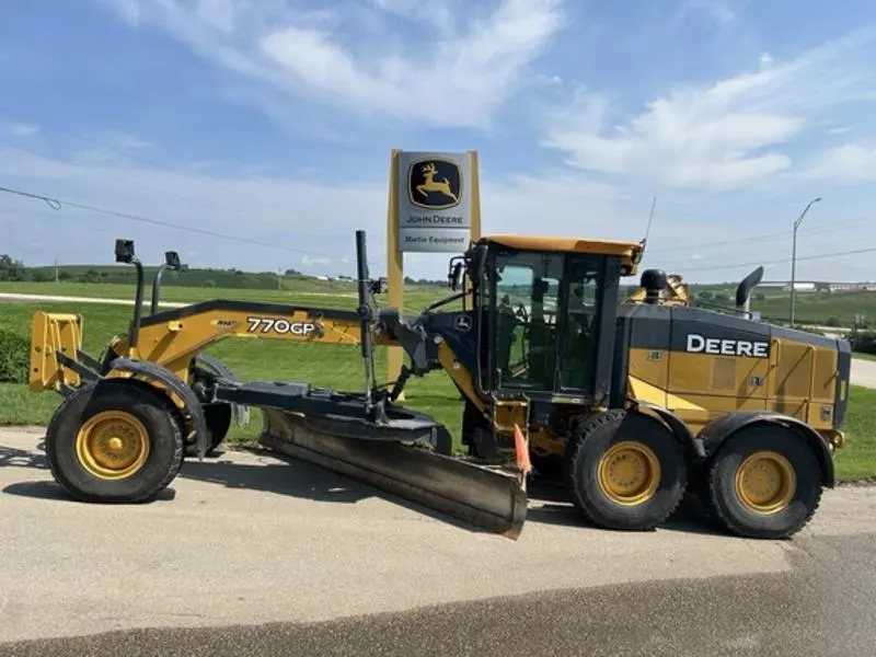 2018 John Deere 770GP