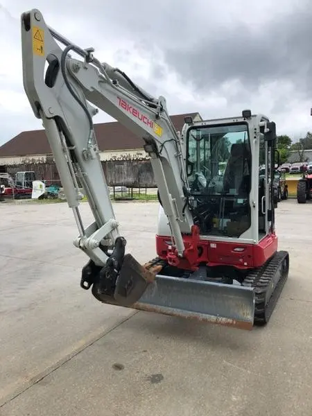 2023 Takeuchi TB335R