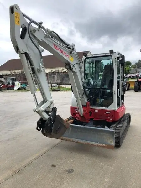 2023 Takeuchi TB335R