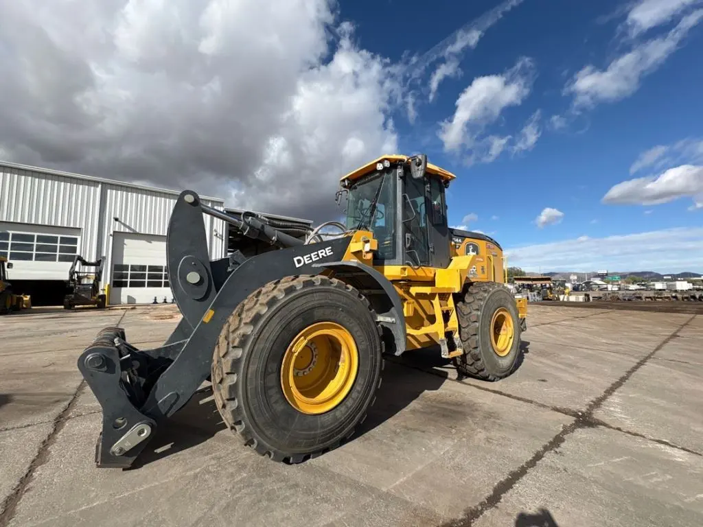 2023 John Deere 644P