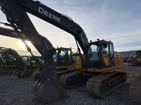 2022 John Deere 200G