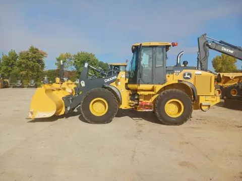 2023 John Deere 524P
